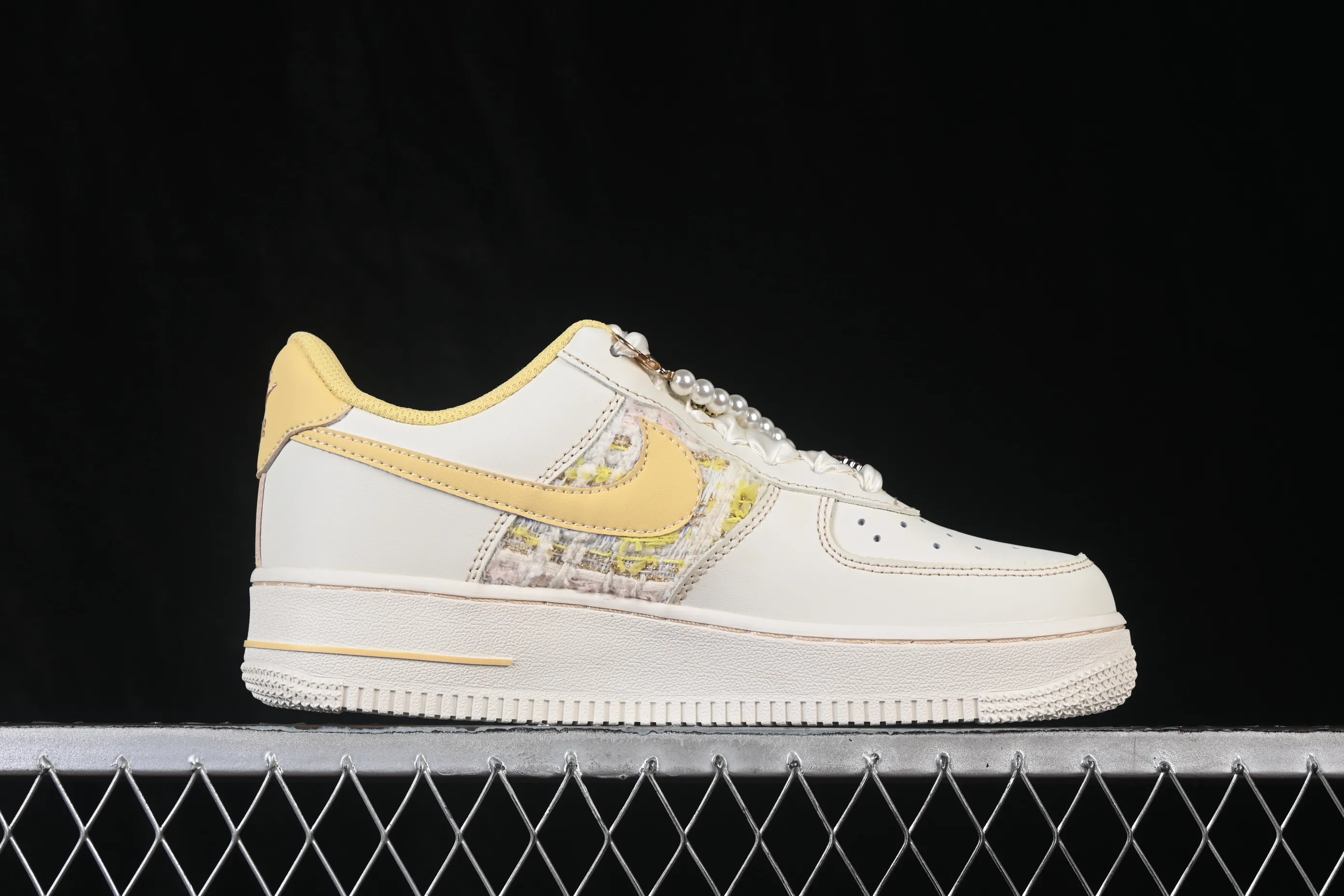 All categories Nk Air Force 1 Air Force series Nk Air Force 1 Low Air Force low-top Nike Air Force 1'07 Low Hand-painted graffiti Milk yellow pearl Spring whispers Air Force 1 low-top casual sneakers FJ7740-160